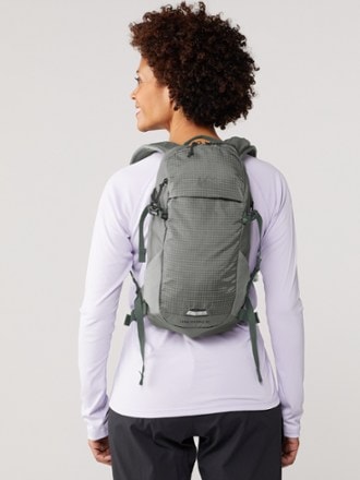 REI Co-op Link 10 L Hydration Pack 1