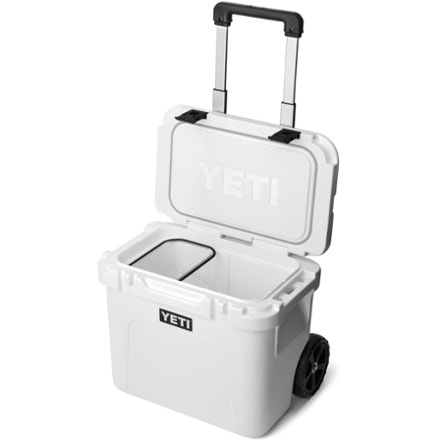 YETI Roadie 32 Wheeled Cooler 10