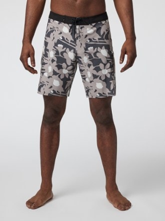 Vuori Infinity Board Shorts - Men's | REI Co-op