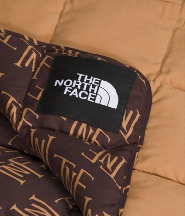 The North Face Cozy Cabin Blanket 3