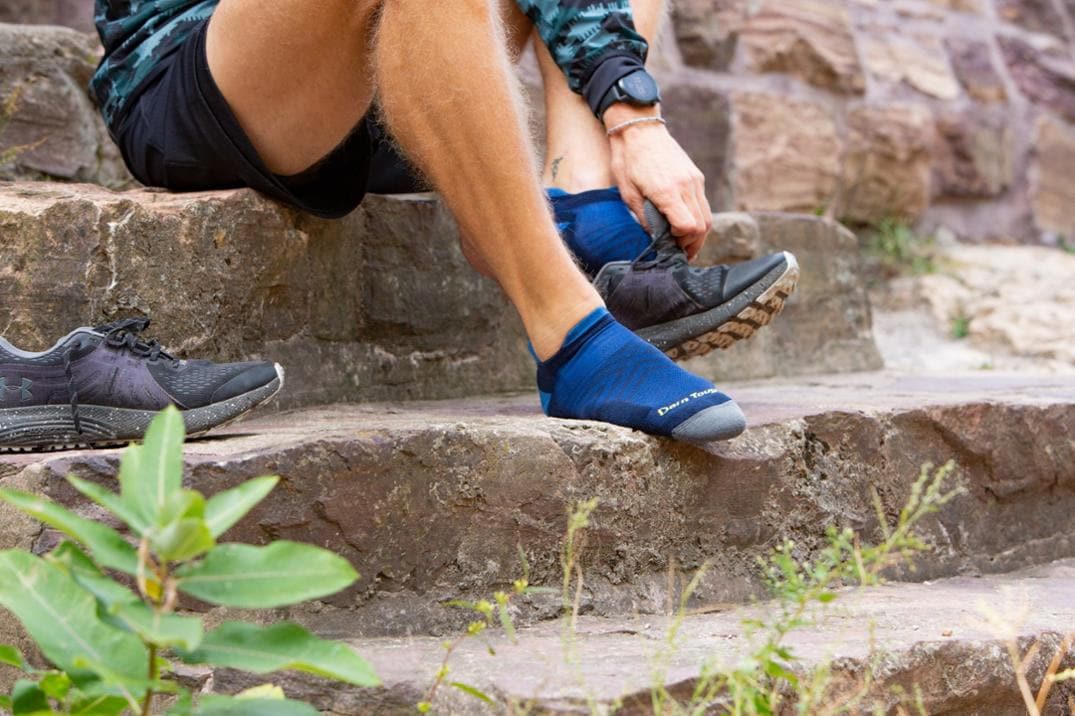 Location Image for Run No-Show Tab Ultralightweight Cushion Socks - Men's