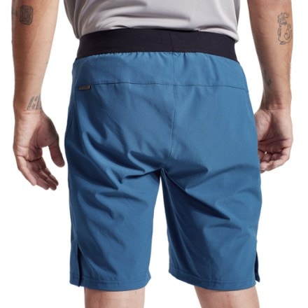 PEARL iZUMi Prospect 2-in-1 Bike Shorts with Liner - Men's 1