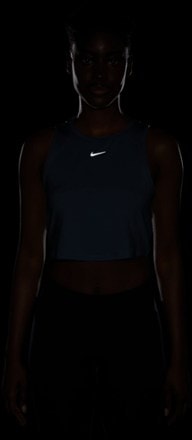 Nike One Classic Cropped Tank Top - Women's 7