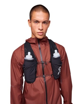 On Ultra Hydration Vest 1