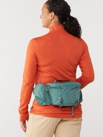 REI Co-op Trail 5 Waist Pack 1