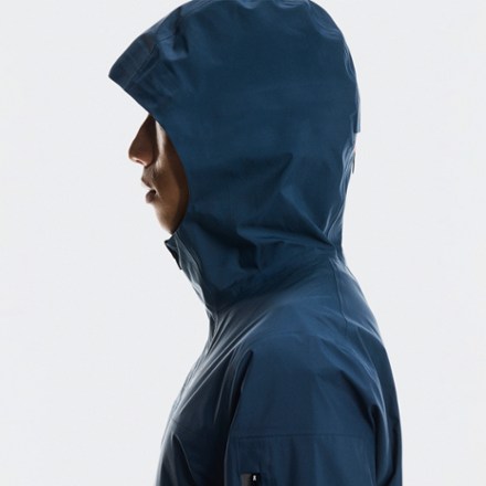 On On x BEAMS x REI Co-op Trek Jacket 7