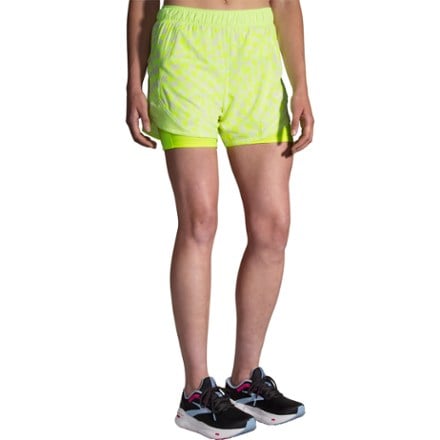 Brooks Chaser 5" 2-in-1 Shorts - Women's 1