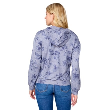 On Body Image of color Medium Grey Bloom