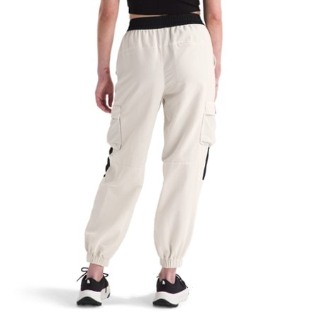 The North Face HMLYN Track Pants - Women's 2