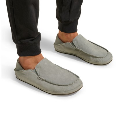 OluKai Moloa Slippers - Men's 5