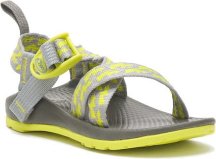 Rei deals kids chacos