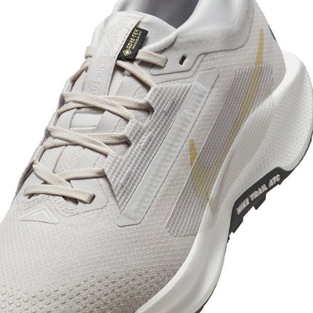 Nike Pegasus Trail 5 GORE-TEX Trail-Running Shoes - Women's 6