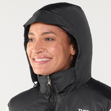 The North Face 1996 Recycled Retro Nuptse Down Jacket - Women's 4