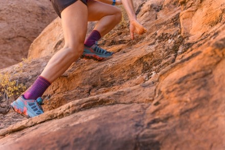 Darn Tough Hiker Micro Crew Cushion Socks - Women's 4