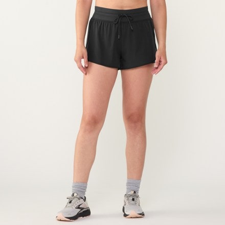 Vuori Daily Speed Shorts - Women's 1
