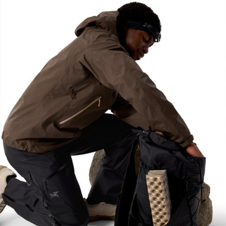 Arc'teryx Beta SL Jacket - Men's 7
