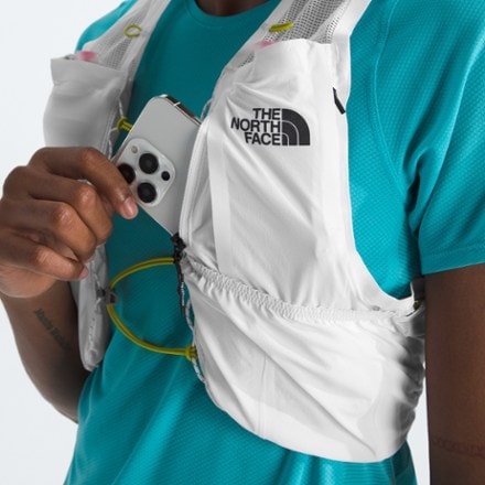 The North Face Summit Series Run Vest 5 Hydration Vest 7