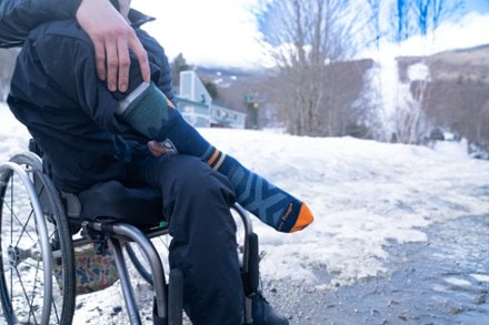 Darn Tough High Fives Over-the-Calf Midweight Ski and Snowboard Socks - Men's 4