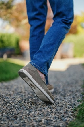 OluKai Kakaha Mesh Shoes - Men's 6