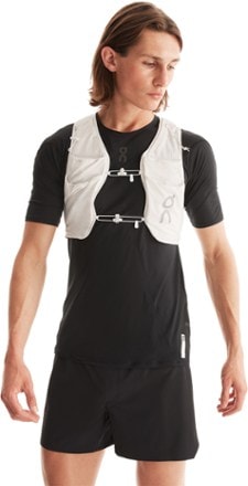 On Ultra Hydration Vest 1