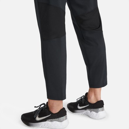 Nike Fast Mid-Rise 7/8 Pants - Women's 6