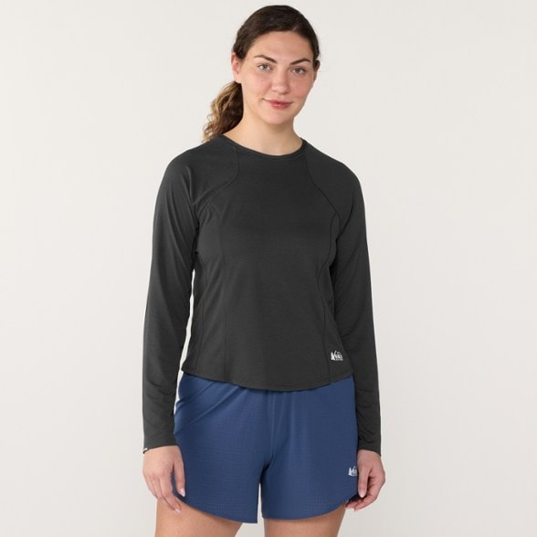 Model info: Height: 5' 10.5" | Chest: 32" | Waist: 27" | Wearing size: M