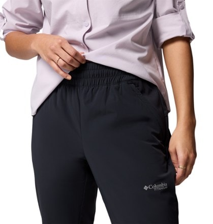 Columbia Silver Leaf Lite Hybrid Pants - Women's 4