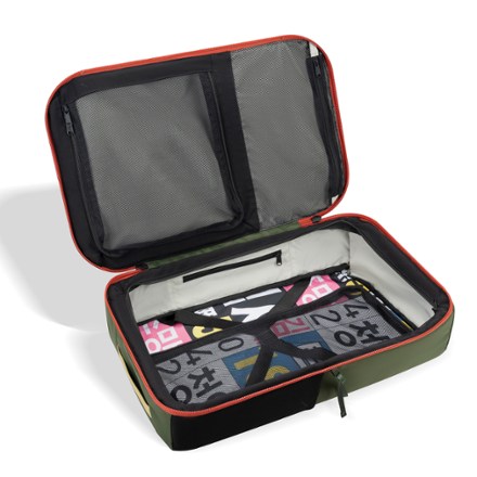 Sherpani Santiago 35 L Travel Pack 7