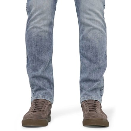 DUER Performance Denim Relaxed Fit Tapered Jeans - Men's 6