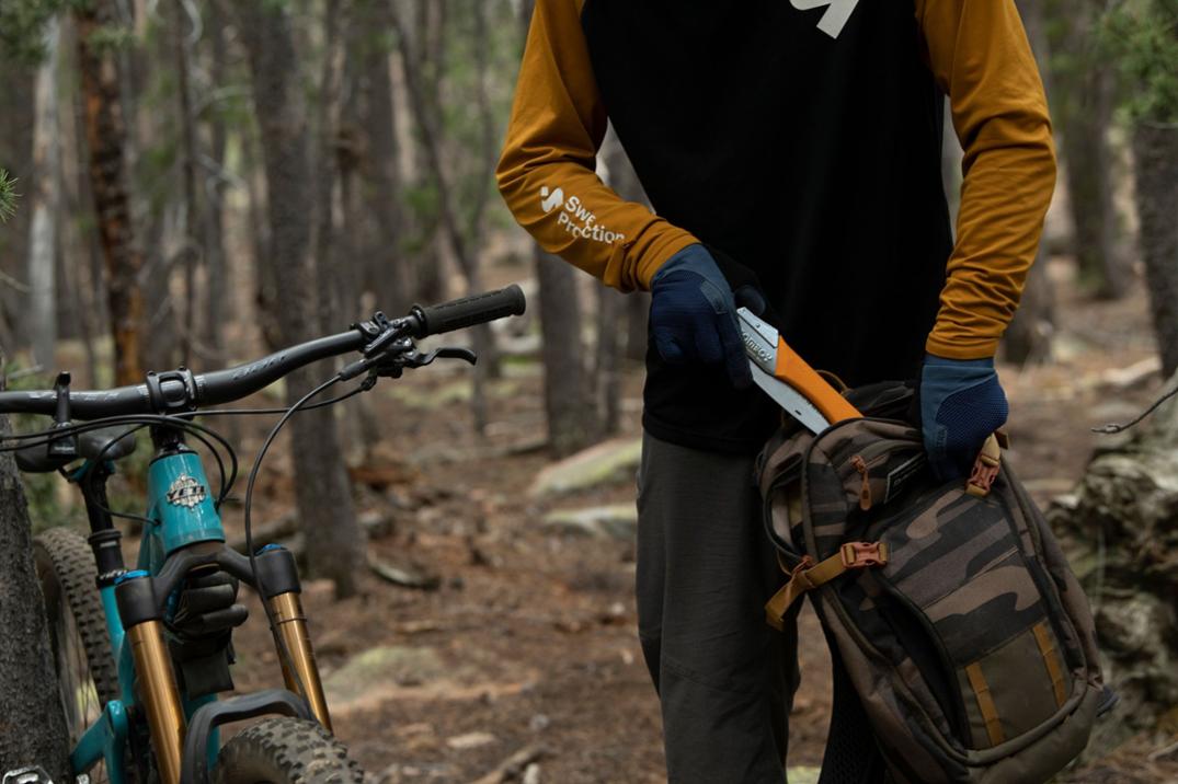 Location Image for Gomboy Curve Folding Hand Saw