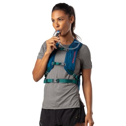 Nathan Crossover 15 Liter Hydration Pack 6