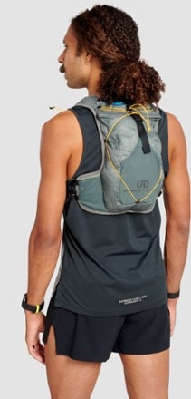 Mountain hardwear singletrack outlet race vest