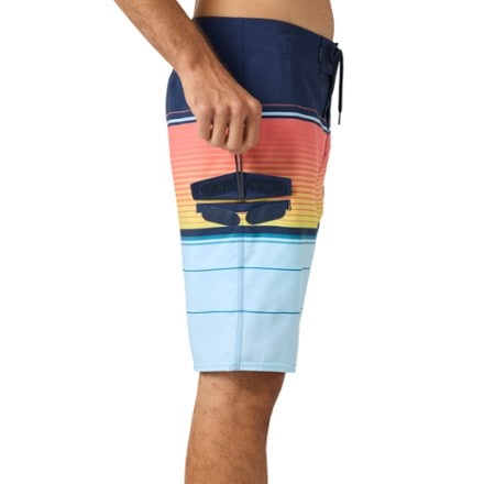 O'Neill Lennox Stripe 21" Board Shorts - Men's 5