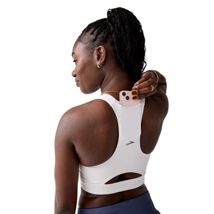 Brooks Luxe Pocket Sports Bra 1