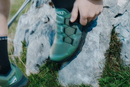 Location Image of color Dark Green/Grey