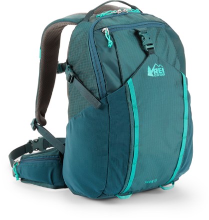 kids backpack with sternum strap