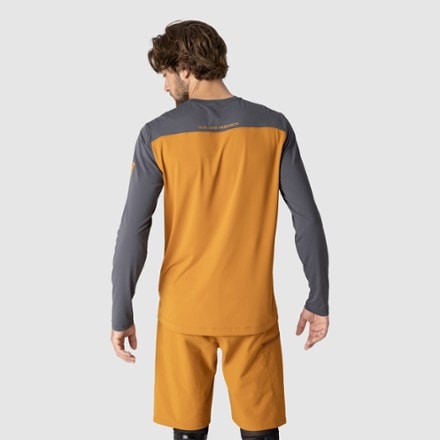 Outdoor Research Freewheel Long-Sleeve Bike Jersey - Men's 2