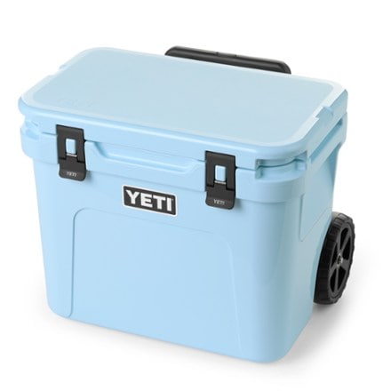 YETI Roadie 32 Wheeled Cooler 0