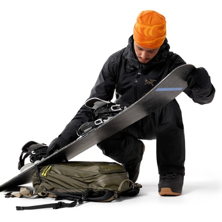 Arc'teryx Quintic 28 Pack Snowboard not included