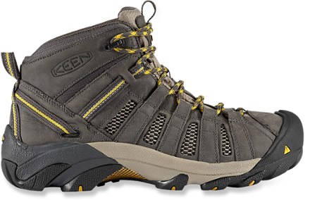 keen voyageur hiking shoes