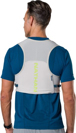 Nathan Pinnacle FeatherLite Hydration Vest 3