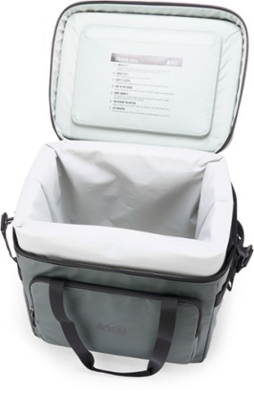 REI Co-op Trailgate 30 L Weekend Cooler Interior