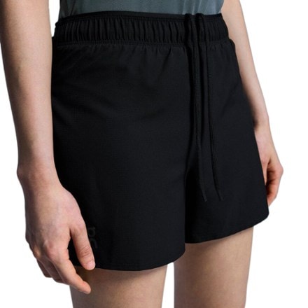 On Trail 4.5" Shorts - Women's 3