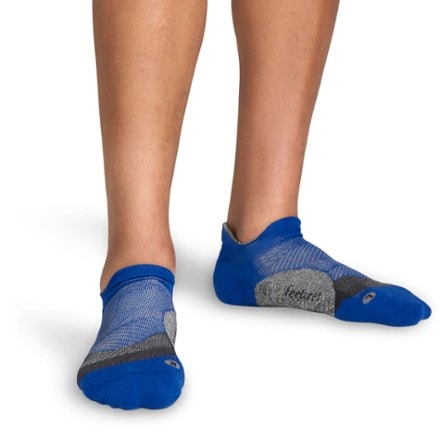 Feetures Elite Light Cushion NST Socks 1