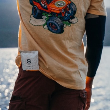 Shower Pouch Gigantic Body Wipe - 2' x 1' 3