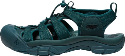 Women's water store sandals clearance