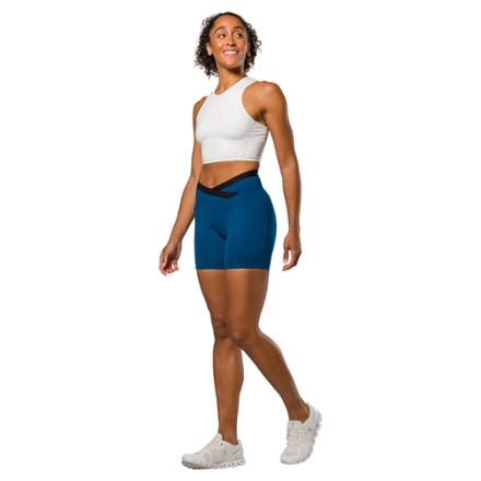 Nathan Crossover Shorts 2.0 - Women's 3