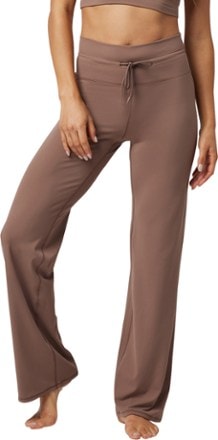 Vuori Daily Wideleg Pants - Women's 1