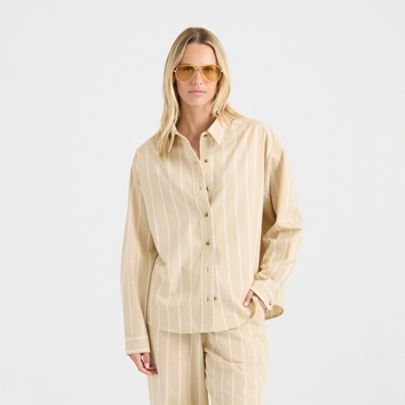 On Body Image of color Sand