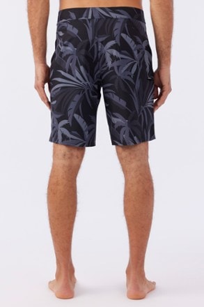 O'Neill Hyperfreak Heat Tropical Camo 20" Board Shorts - Men's 2